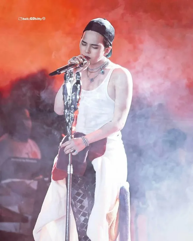 Năm 2025 thuộc về BLACKPINK v&agrave; G-Dragon, BTS bị ho&atilde;n đến năm 2026 - Ảnh 1.