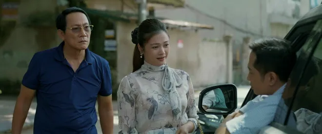 Gia đ&igrave;nh tr&aacute;i dấu - Tập 10: Vợ sụp đổ niềm tin v&igrave; clip đi karaoke "tay vịn" của chồng- Ảnh 6.