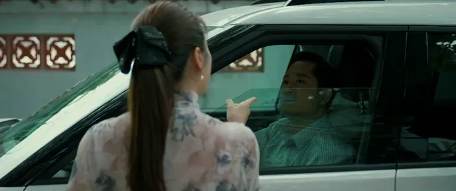 Gia đ&igrave;nh tr&aacute;i dấu - Tập 10: Vợ sụp đổ niềm tin v&igrave; clip đi karaoke "tay vịn" của chồng- Ảnh 7.