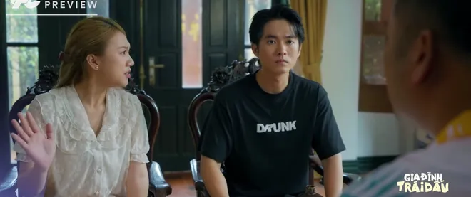 Gia đình trái dấu - Tập 11: Bố và em trai 'báo đời' bất ngờ đến nhà ông Phi - Ảnh 4.