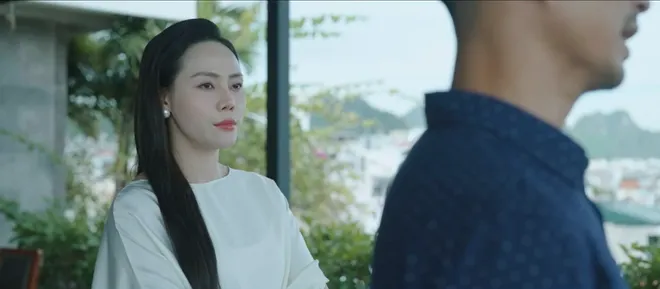 Lằn ranh - Tập 38: Nguyệt vừa khóc vừa bóc thùng tiền hối lộ - Ảnh 11.