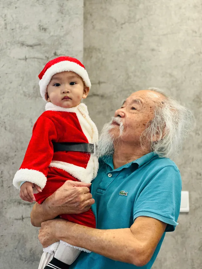 Rộn r&agrave;ng kh&ocirc;ng kh&iacute; đ&oacute;n Gi&aacute;ng sinh sớm của c&aacute;c b&eacute; mầm non H&agrave; Nội - Ảnh 10.