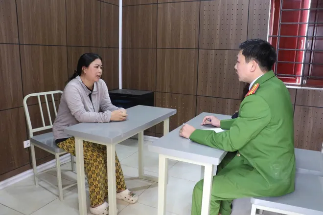 Triệt ph&aacute; đường d&acirc;y mua b&aacute;n vũ kh&iacute; qu&acirc;n dụng tr&ecirc;n mạng, thu giữ 64 khẩu s&uacute;ng, bắt giữ 42 đối tượng - Ảnh 3.