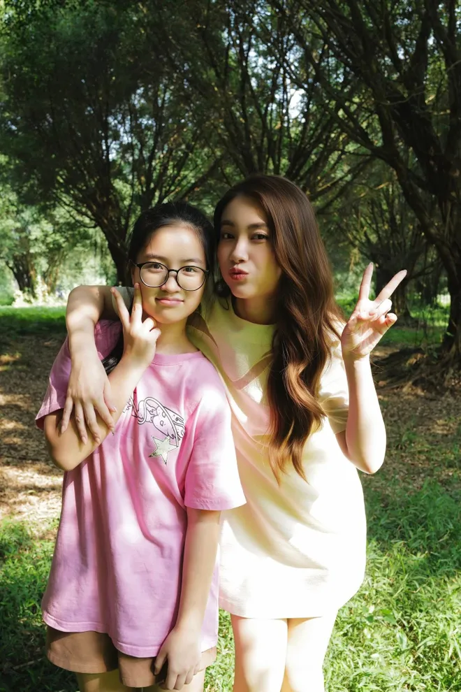 C&aacute;ch em 1 milimet: Nh&oacute;m bạn nghẹt thở chơi tr&ograve; 'v&ograve;ng quay định mệnh' ở l&agrave;ng M&acirc;y - Ảnh 10.