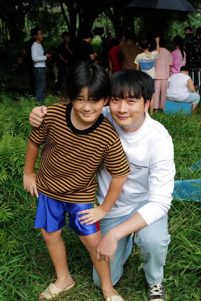 C&aacute;ch em 1 milimet: Nh&oacute;m bạn nghẹt thở chơi tr&ograve; 'v&ograve;ng quay định mệnh' ở l&agrave;ng M&acirc;y - Ảnh 7.