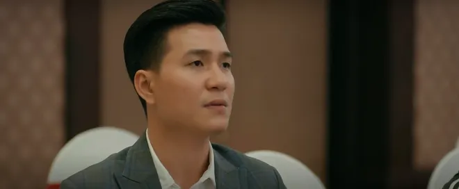 C&aacute;ch em 1 milimet - Tập 33: Hiếu bắt quả tang Duy&ecirc;n nhận tiền của Ho&agrave;ng cận - Ảnh 1.