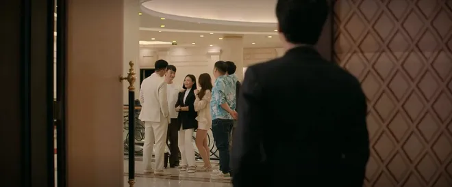 C&aacute;ch em 1 milimet - Tập 33: Hiếu bắt quả tang Duy&ecirc;n nhận tiền của Ho&agrave;ng cận - Ảnh 11.