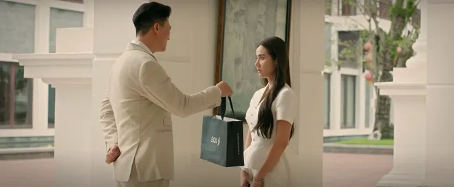 C&aacute;ch em 1 milimet - Tập 33: Hiếu bắt quả tang Duy&ecirc;n nhận tiền của Ho&agrave;ng cận - Ảnh 19.