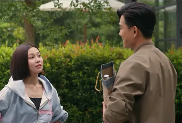 C&aacute;ch em 1 milimet - Tập 34: Đức gọi Hiếu l&agrave; "ch&oacute; s&oacute;i", khẳng định T&uacute; l&agrave; của m&igrave;nh - Ảnh 3.