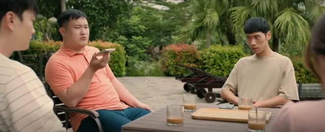 Cách em 1 milimet: Biên bị bố vòi 300 triệu, Chiến đo thay Biên "từ bố" - Ảnh 2.