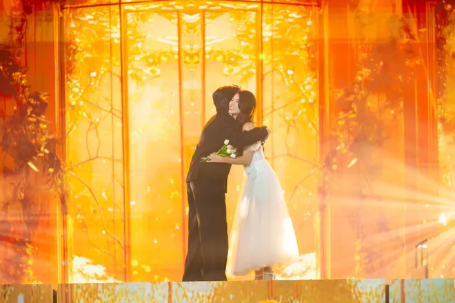 "Ho&agrave;ng tử Valentine" Đức Ph&uacute;c mang năng lượng t&igrave;nh y&ecirc;u ngập tr&agrave;n tới "Bản giao hưởng Việt Nam" - Ảnh 3.