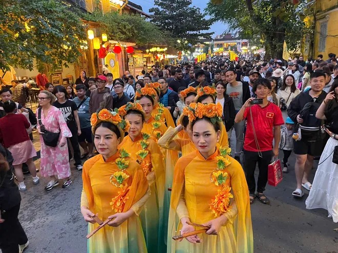 T&aacute;i hiện đ&aacute;m cưới C&ocirc;ng nữ Ngọc Hoa: Giọt nước mắt 400 năm b&ecirc;n bến s&ocirc;ng Ho&agrave;i - Ảnh 6.