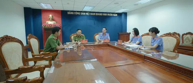 Lằn ranh - Tập 41: Nguyệt biến mất, &ocirc;ng S&aacute;ch đưa Khắc ra l&agrave;m tốt th&iacute; g&aacute;nh tội - Ảnh 4.