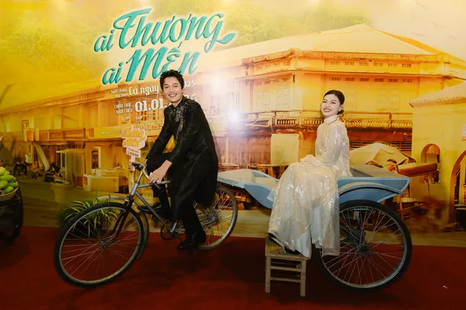 Trấn Thành, Trường Giang ủng hộ Thu Trang với phim ra mắt dịp Tết dương lịch 2026- Ảnh 1. Trấn Thành, Trường Giang ủng hộ Thu Trang với phim ra mắt dịp Tết dương lịch 2026- Ảnh 1.