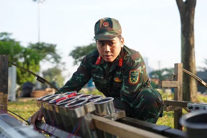 TP Hồ Chí Minh: Trận địa pháo hoa sẵn sàng cho giờ phút chào năm mới 2026 - Ảnh 4.