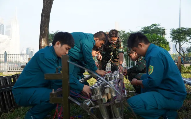 TP Hồ Chí Minh: Trận địa pháo hoa sẵn sàng cho giờ phút chào năm mới 2026 - Ảnh 1.