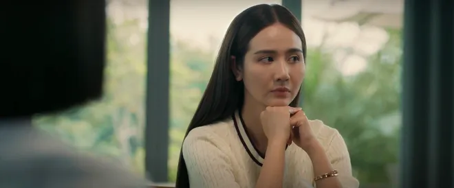 C&aacute;ch em 1 milimet - Tập 35: Thấy Viễn đưa My đi kh&aacute;m thai, Ng&acirc;n đi uống rượu v&agrave; bị bỏ thuốc m&ecirc;- Ảnh 5.