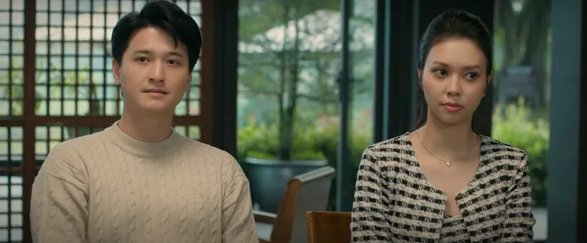 C&aacute;ch em 1 milimet - Tập 35: Thấy Viễn đưa My đi kh&aacute;m thai, Ng&acirc;n đi uống rượu v&agrave; bị bỏ thuốc m&ecirc;- Ảnh 3.