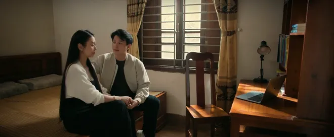 C&aacute;ch em 1 milimet - Tập 36: Biết nh&oacute;m Đại bản doanh b&aacute;m đu&ocirc;i, Hiếu cố t&igrave;nh cho Duy&ecirc;n hiện nguy&ecirc;n h&igrave;nh- Ảnh 2.