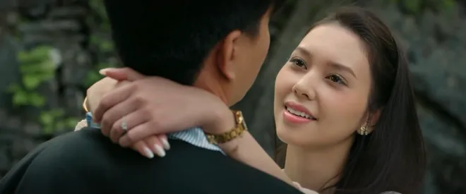 C&aacute;ch em 1 milimet - Tập 36: Biết nh&oacute;m Đại bản doanh b&aacute;m đu&ocirc;i, Hiếu cố t&igrave;nh cho Duy&ecirc;n hiện nguy&ecirc;n h&igrave;nh- Ảnh 16.