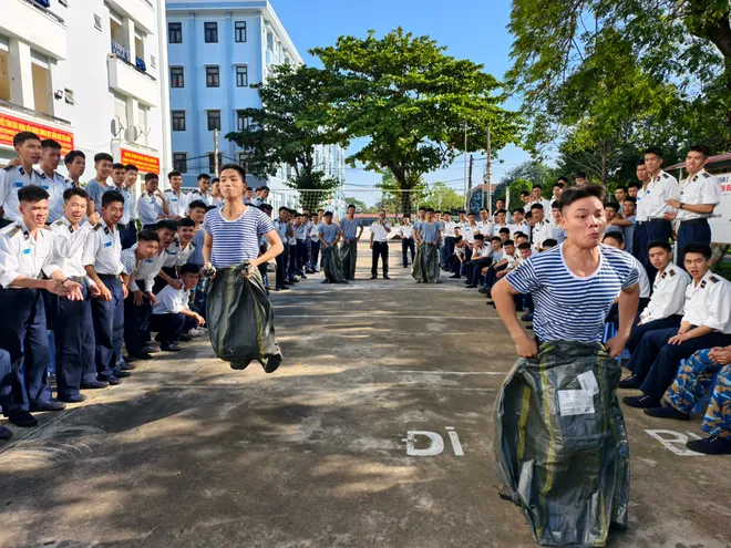 Học viện Hải quân: Sôi nổi các hoạt động thi đua ngay từ những ngày đầu năm mới 2026 - Ảnh 3.