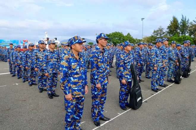 Mang Tết ấm từ đất liền đến với quân dân quần đảo Trường Sa - Ảnh 11.