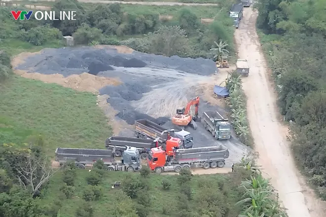 Ph&uacute; Thọ: Những quả đồi bị đ&agrave;o xới v&agrave; dấu hiệu khai th&aacute;c đất k&eacute;o d&agrave;i - Ảnh 8.