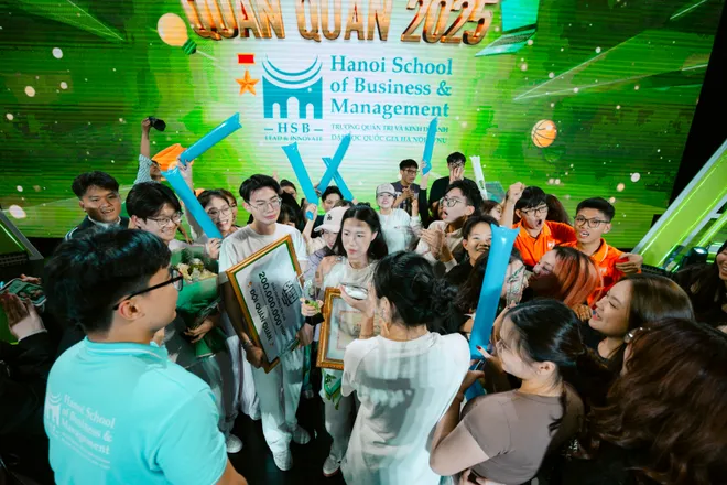 Đội HSB giành ngôi vị Quán quân "Sinh viên thế hệ mới 2025" - Chiến thắng của bản lĩnh và trái tim cộng đồng - Ảnh 1.