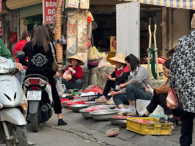 H&agrave; Nội thực hiện xo&aacute; bỏ chợ c&oacute;c theo lộ tr&igrave;nh - Ảnh 2.