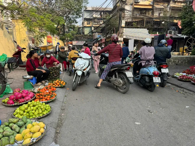 H&agrave; Nội thực hiện xo&aacute; bỏ chợ c&oacute;c theo lộ tr&igrave;nh - Ảnh 3.