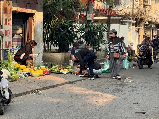 H&agrave; Nội thực hiện xo&aacute; bỏ chợ c&oacute;c theo lộ tr&igrave;nh - Ảnh 4.