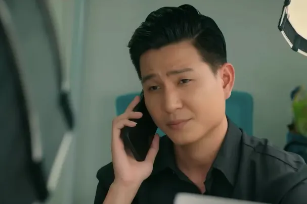 C&aacute;ch em 1 milimet - Tập 40: Hiếu muốn mời B&aacute;ch tham gia v&agrave;o dự &aacute;n của T&uacute;, đ&oacute;ng băng hợp t&aacute;c với Ho&agrave;ng cận- Ảnh 5.