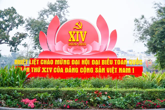 H&agrave; Nội trang ho&agrave;ng rực rỡ ch&agrave;o mừng Đại hội lần thứ XIV của Đảng  - Ảnh 6.