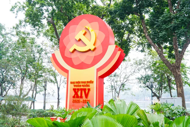 H&agrave; Nội trang ho&agrave;ng rực rỡ ch&agrave;o mừng Đại hội lần thứ XIV của Đảng  - Ảnh 7.
