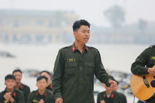 Học vi&ecirc;n c&aacute;c trường c&ocirc;ng an r&egrave;n luyện bản lĩnh tại thao trường  - Ảnh 36.