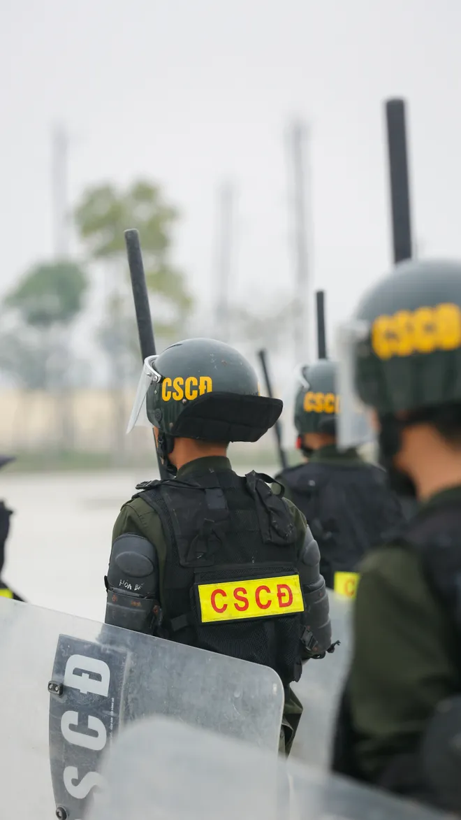 Học vi&ecirc;n c&aacute;c trường c&ocirc;ng an r&egrave;n luyện bản lĩnh tại thao trường  - Ảnh 20.