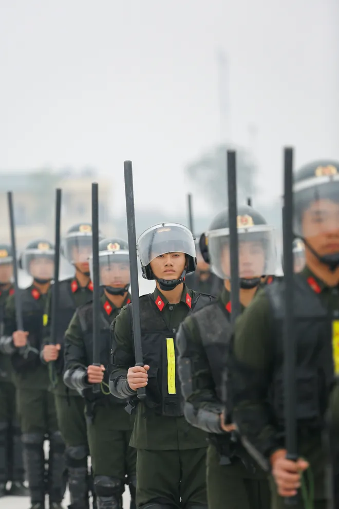 Học vi&ecirc;n c&aacute;c trường c&ocirc;ng an r&egrave;n luyện bản lĩnh tại thao trường  - Ảnh 19.