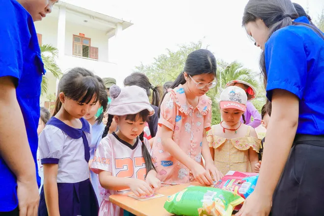 &ldquo;Xu&acirc;n Bi&ecirc;n ph&ograve;ng &ndash; Ấm l&ograve;ng d&acirc;n bản 2026&rdquo; lan tỏa nghĩa t&igrave;nh nơi x&atilde; đảo Thạnh An- Ảnh 2.