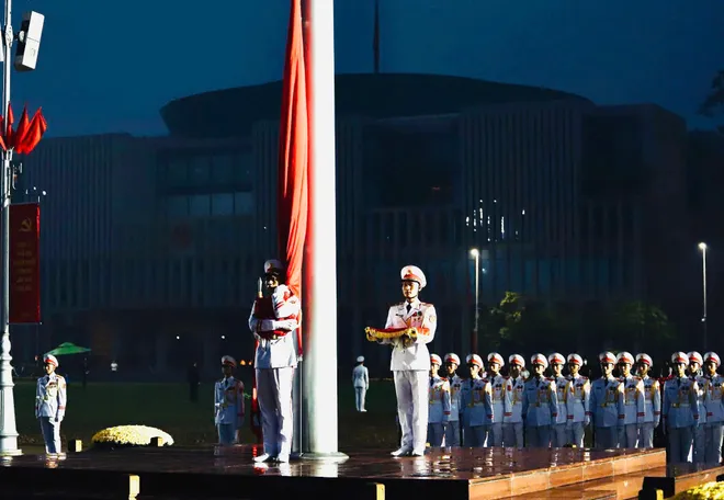 Nghi lễ thi&ecirc;ng li&ecirc;ng dưới b&oacute;ng cờ Tổ quốc hướng về Đại hội XIV của Đảng - Ảnh 7.