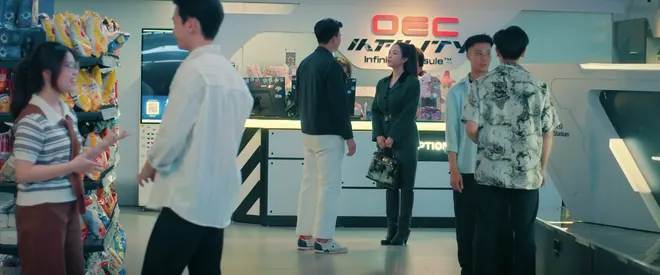 C&aacute;ch em 1 milimet - Tập 41: Hiểu lầm của Ng&acirc;n với Viễn được th&aacute;o gỡ, Ho&agrave;ng cận được nh&oacute;m Đại bản doanh ch&agrave;o đ&oacute;n- Ảnh 2.