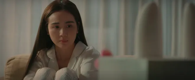 C&aacute;ch em 1 milimet - Tập 41: Hiểu lầm của Ng&acirc;n với Viễn được th&aacute;o gỡ, Ho&agrave;ng cận được nh&oacute;m Đại bản doanh ch&agrave;o đ&oacute;n- Ảnh 10.