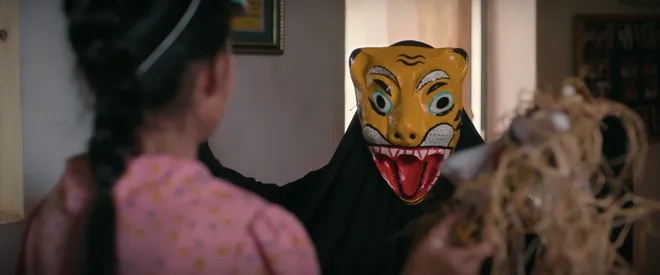 C&aacute;ch em 1 milimet - Tập 41: Hiểu lầm của Ng&acirc;n với Viễn được th&aacute;o gỡ, Ho&agrave;ng cận được nh&oacute;m Đại bản doanh ch&agrave;o đ&oacute;n- Ảnh 18.