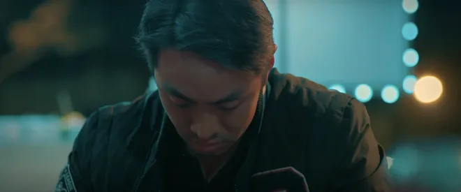 C&aacute;ch em 1 milimet - Tập 41: Hiểu lầm của Ng&acirc;n với Viễn được th&aacute;o gỡ, Ho&agrave;ng cận được nh&oacute;m Đại bản doanh ch&agrave;o đ&oacute;n- Ảnh 22.