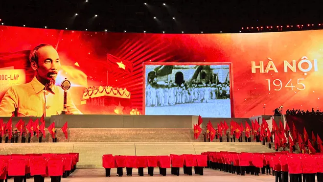 Rực rỡ đêm hội "Tầm nhìn mới - Kỷ nguyên mới" tại SVĐ Quốc gia Mỹ Đình - Ảnh 4.