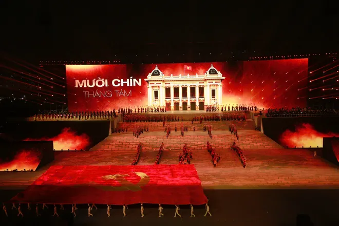 Dưới l&aacute; cờ vẻ vang của Đảng: H&agrave;o h&ugrave;ng bản h&ograve;a ca về niềm tự h&agrave;o d&acirc;n tộc - Ảnh 11.