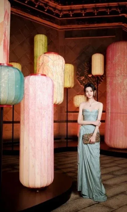 Tống Tổ Nhi gầy báo động - Ảnh 1.