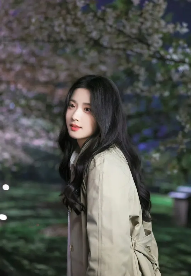 Cặp đ&ocirc;i Trần Tinh H&uacute;c, Dư Lục Hiểu g&acirc;y b&atilde;o m&agrave;n ảnh nhỏ - Ảnh 5.