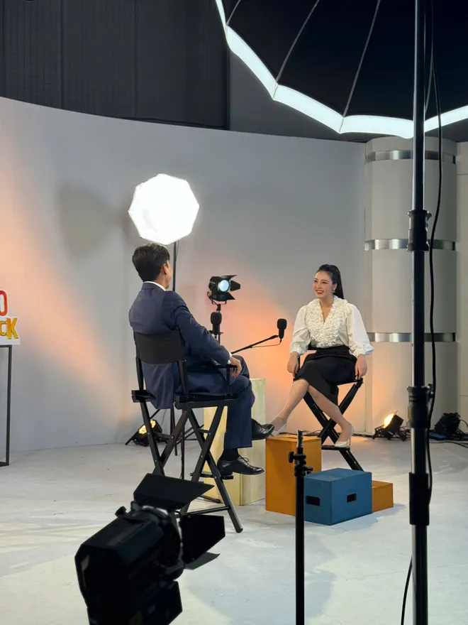 Sao Check ghi h&igrave;nh với nam ch&iacute;nh phim "Kh&ocirc;ng giới hạn" Steven Nguyễn - Ảnh 2.