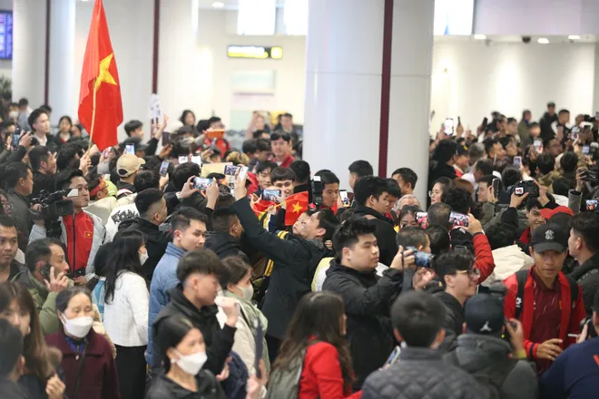 HLV Kim Sang Sik: "U23 Việt Nam đã chứng minh khả năng cạnh tranh sòng phẳng ở sân chơi châu lục"- Ảnh 5. HLV Kim Sang Sik: "U23 Việt Nam đã chứng minh khả năng cạnh tranh sòng phẳng ở sân chơi châu lục"- Ảnh 5.