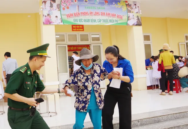 Hơn 5,3 tỷ đồng mang Tết ấm đến người d&acirc;n v&ugrave;ng bi&ecirc;n L&acirc;m Đồng- Ảnh 5.